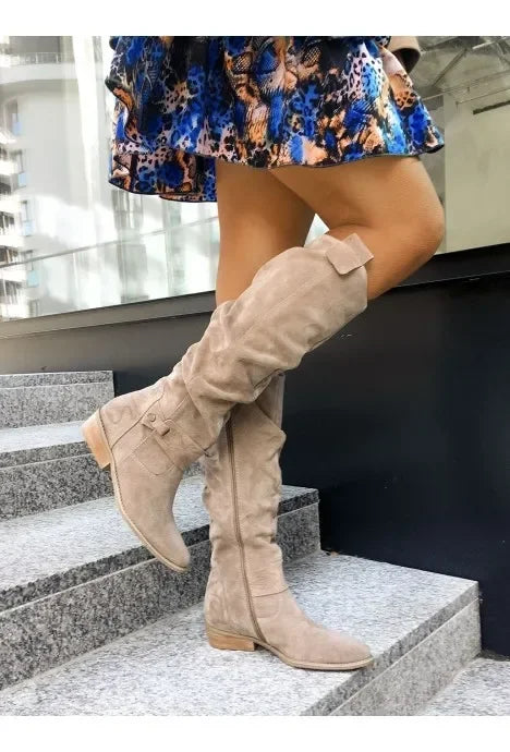 Daniela - Botas com conforto intemporal