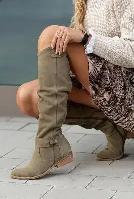Daniela - Botas com conforto intemporal