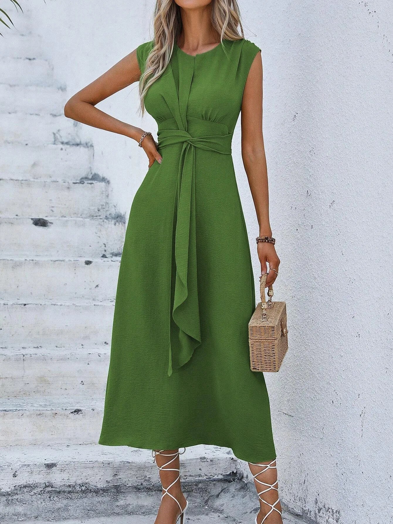 Carla - Vestido elegante sem mangas