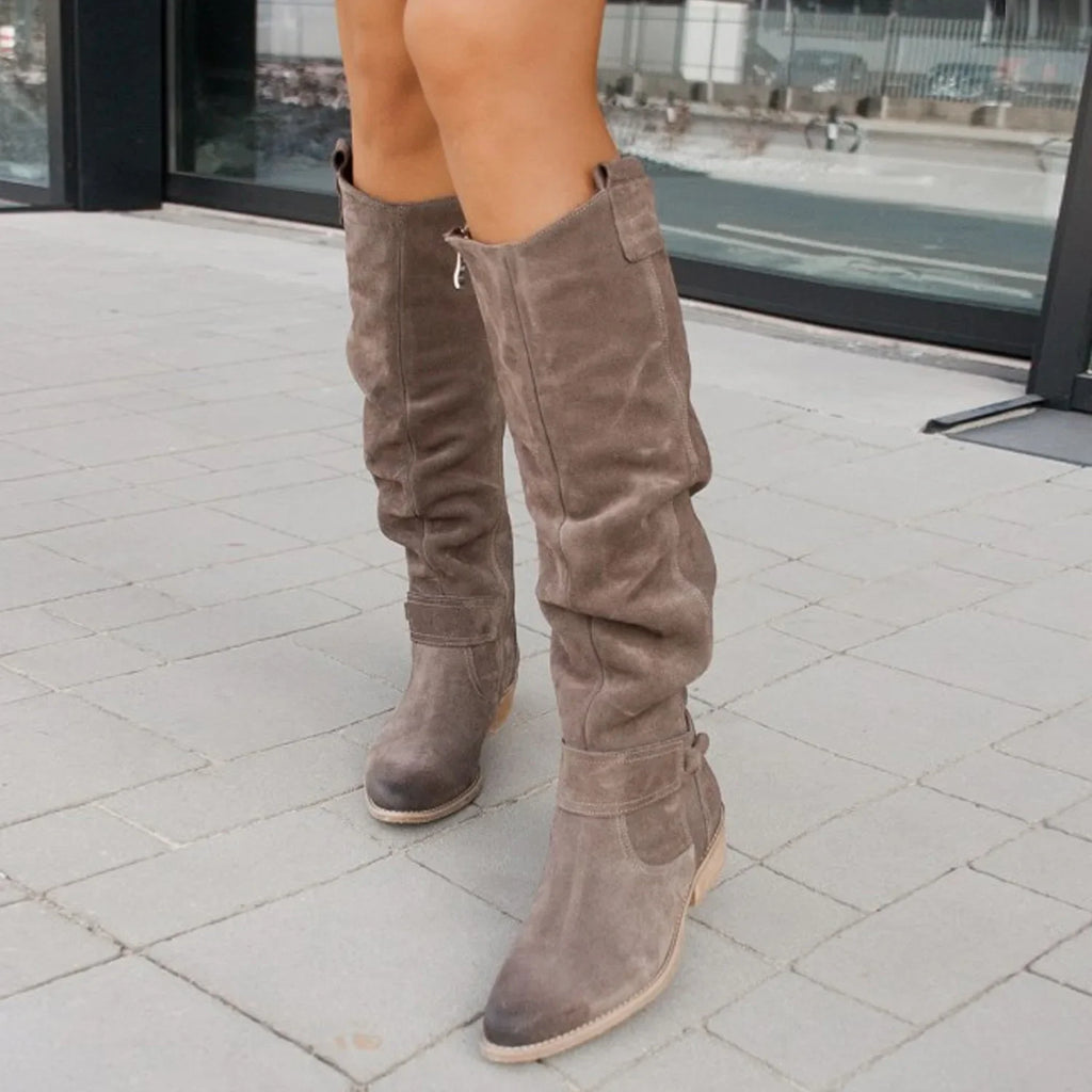 Daniela - Botas com conforto intemporal